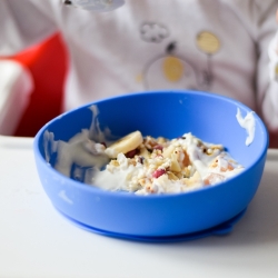 Wielofunkcyjna Miseczka-Talerzyk z przyssawką, Doidy Bowl kolor Niebieski, miska z silikonu spożywczego,