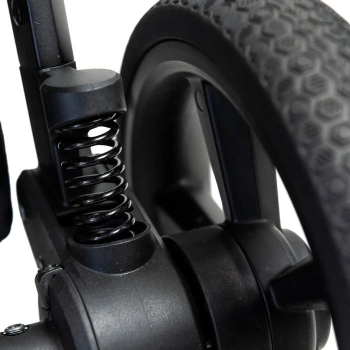 Doskonała amortyzacja, zarówno przednich, jak i tylnych kół