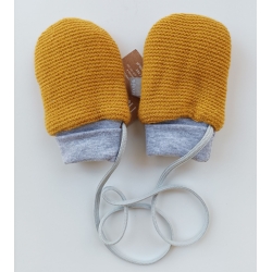 Rękawiczki dla niemowląt Maja Nelly Musztardowe rozmiar S łapki ze sznurkiem