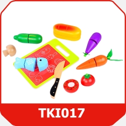 Drewniany zestaw Lunch do Krojenia Tooky Toy TKI017